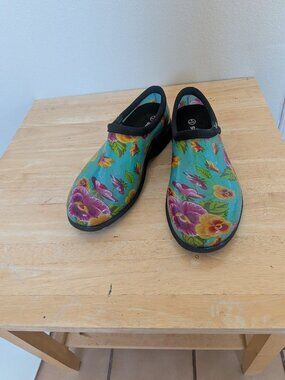 Sloggers Gardening Shoes - Womens Size 9B  - Bright Pansy Floral on Blue/Green